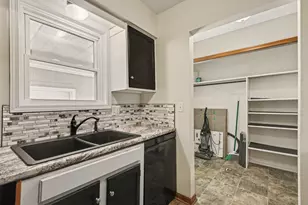 3962 Monte Carlo Ct SE, Kentwood, MI 49512 - Photo 9
