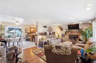 1658 Woodside Rd, Norton Shores, MI 49441 - Photo 5
