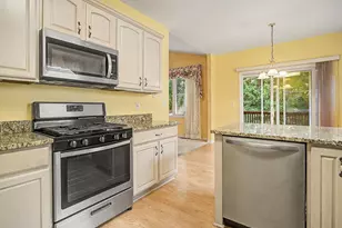3015 S Wood Dale Dr, Jackson, MI 49203 - Photo 13