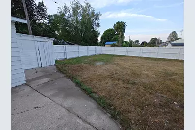 301 E Angel Avenue, Barryton, MI 49305 - Photo 9
