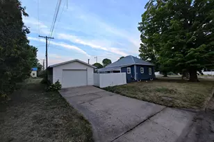 301 E Angel Ave, Barryton, MI 49305 - Photo 3