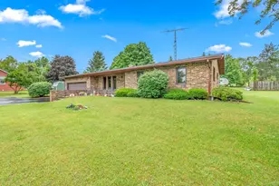 2607 Thompson St, Osseo, MI 49266 - Photo 7