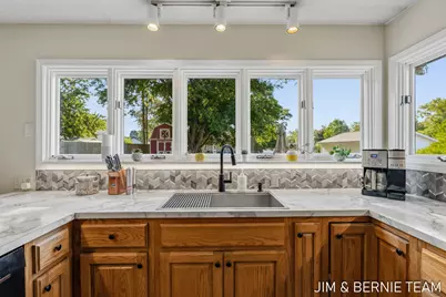 7026 Southwood Drive, Jenison, MI 49428 - Photo 13
