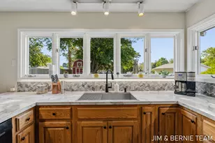 7026 Southwood Dr, Jenison, MI 49428 - Photo 13