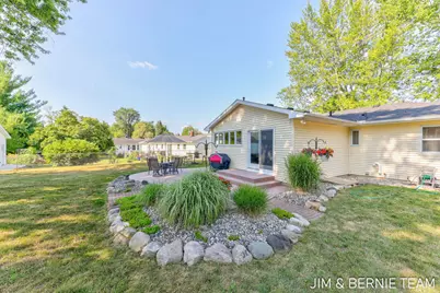 7026 Southwood Drive, Jenison, MI 49428 - Photo 53