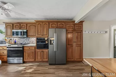 7026 Southwood Drive, Jenison, MI 49428 - Photo 15