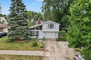202 E 25th St, Holland, MI 49423 - Photo 31