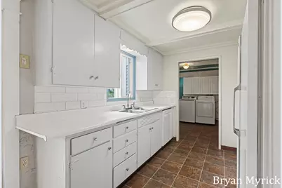 202 E 25th Street, Holland, MI 49423 - Photo 7