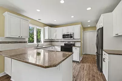 2250 Yorktown Drive SE, Kentwood, MI 49508 - Photo 7