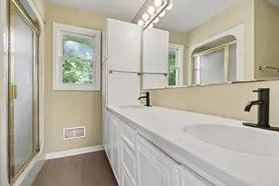 2250 Yorktown Dr SE, Kentwood, MI 49508 - Photo 11
