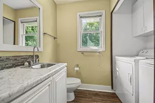 2250 Yorktown Dr SE, Kentwood, MI 49508 - Photo 9