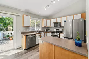 15116 Briarwood St, Grand Haven, MI 49417 - Photo 11