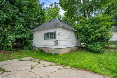 218 Cottage Street, Cadillac, MI 49601 - Photo 31