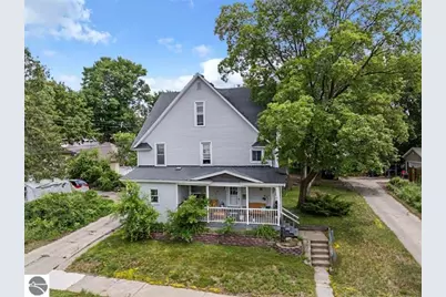 218 Cottage Street, Cadillac, MI 49601 - Photo 3