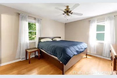 5822 Burgis Avenue SE, Grand Rapids, MI 49508 - Photo 13