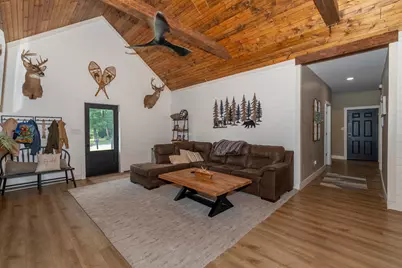 105 Dogwood Circle, Dowagiac, MI 49047 - Photo 5