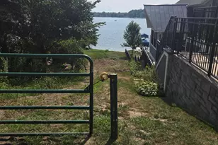 8004 Lakewood Dr, Coloma, MI 49038 - Photo 3