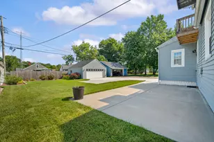 905 Napier Ave, Saint Joseph, MI 49085 - Photo 29