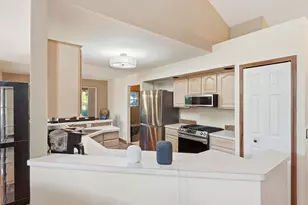 5220 Huron Hills Dr, Commerce Township, MI 48382 - Photo 25