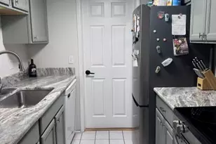 196 Princeton Dr, South Lyon, MI 48178 - Photo 7