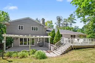 25800 Franklin Park Ct, Franklin, MI 48025 - Photo 3