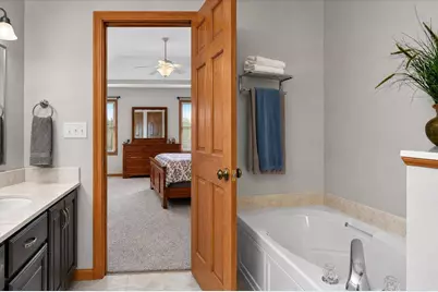 8352 Marquis Court, Lambertville, MI 48144 - Photo 29