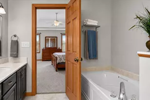 8352 Marquis Ct, Lambertville, MI 48144 - Photo 29