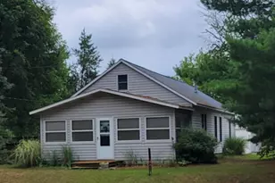 8 E Barton St, Newaygo, MI 49337 - Photo 1