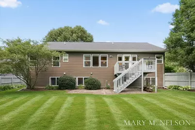 5705 Kenstyn Drive SW, Wyoming, MI 49418 - Photo 9