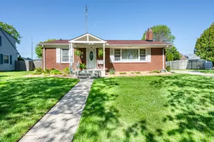2716 Thayer Dr, Saint Joseph, MI 49085 - Photo 1