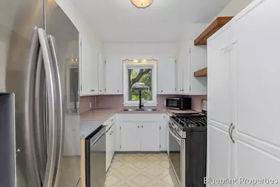 735 Maridell Avenue NW, Grand Rapids, MI 49504 - Photo 7