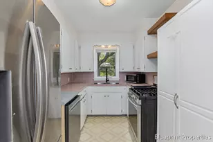 735 Maridell Ave NW, Grand Rapids, MI 49504 - Photo 7