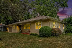 56 Garden Ave N, Battle Creek, MI 49017 - Photo 3