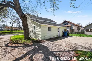 1388 7th St, Muskegon, MI 49441 - Photo 21