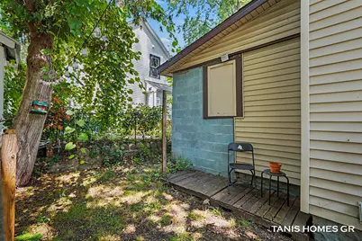 1121 Baxter Street SE, Grand Rapids, MI 49506 - Photo 21