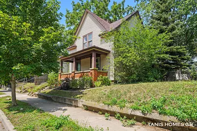 1121 Baxter Street SE, Grand Rapids, MI 49506 - Photo 1