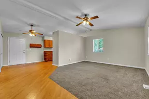 24533 Grove Ave, Eastpointe, MI 48021 - Photo 5