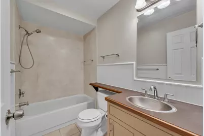 24533 Grove Avenue, Eastpointe, MI 48021 - Photo 17