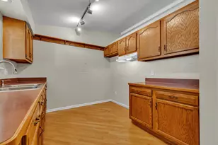 24533 Grove Ave, Eastpointe, MI 48021 - Photo 13
