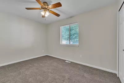 24533 Grove Avenue, Eastpointe, MI 48021 - Photo 19