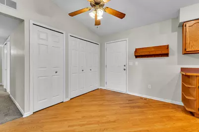 24533 Grove Avenue, Eastpointe, MI 48021 - Photo 9