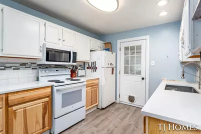 338 Hanover Street NE, Grand Rapids, MI 49505 - Photo 5