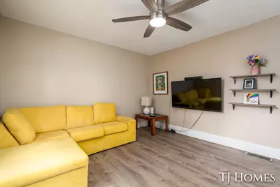 338 Hanover Street NE, Grand Rapids, MI 49505 - Photo 3