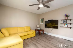 338 Hanover St NE, Grand Rapids, MI 49505 - Photo 3