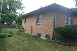 241 Jamesway, Benton Harbor, MI 49022 - Photo 3