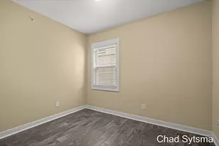 930 Wealthy St SE, Grand Rapids, MI 49506 - Photo 9