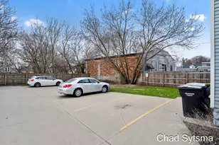 930 Wealthy St SE, Grand Rapids, MI 49506 - Photo 17