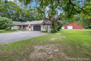 10226 SW Greenville Rd, Greenville, MI 48838 - Photo 5