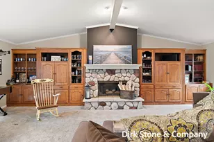18569 Pawnee Dr, Spring Lake, MI 49456 - Photo 7
