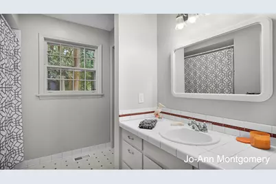 835 E Fennwood Circle, Muskegon, MI 49445 - Photo 15